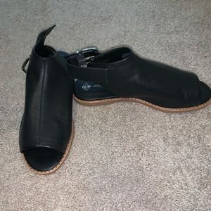 Antonio Melani sandals